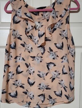 Banana Republic Peach Floral Ruffle Neck Blouse, L, EUC